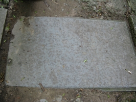 Старинное надгробье Петровского кладбища.