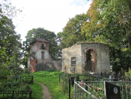 Бывшая домовая церковь Петра I в Ропше