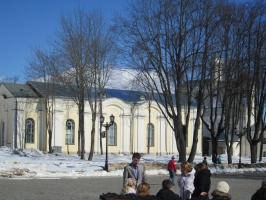 Церковь входа в Иерусалим в Новгородском Детинце - Вид вблизи от центральной аллеи