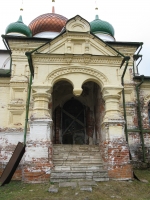 Феодоровский женский монастырь в Переславле-Залесском - Собор Св. Федора Стратилата. Придел XVII века. Парадный вход